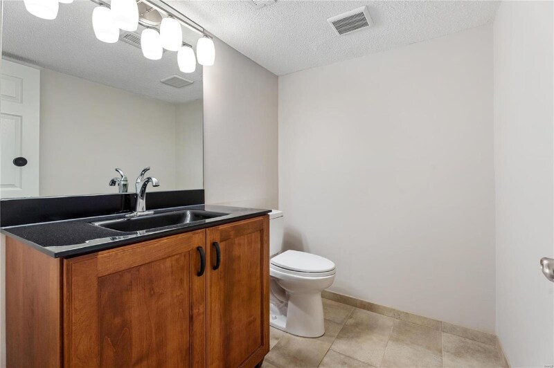 Building Photo - 15022 Baxter Village Dr