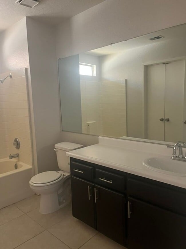 Building Photo - 3106 Brookside Dr