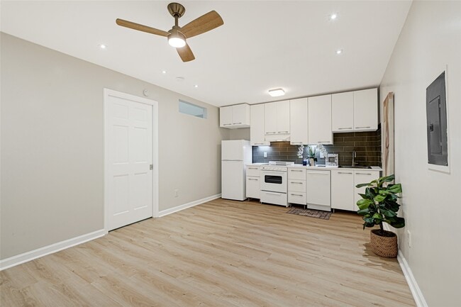 Building Photo - 1603 Welch St