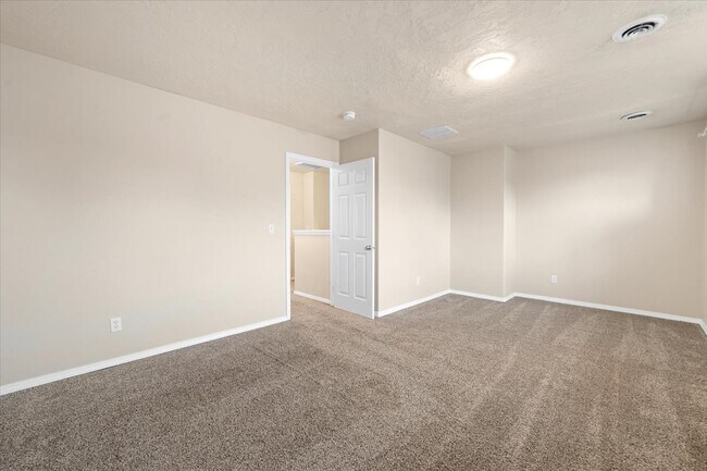 Building Photo - 3685 S Creekwood Way