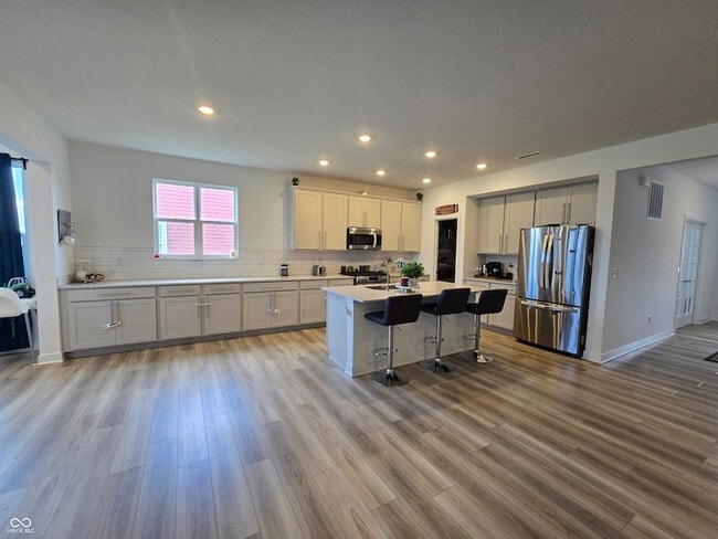 Building Photo - 5128 Summerton St