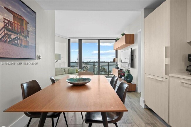 Building Photo - 501 NE 31st St