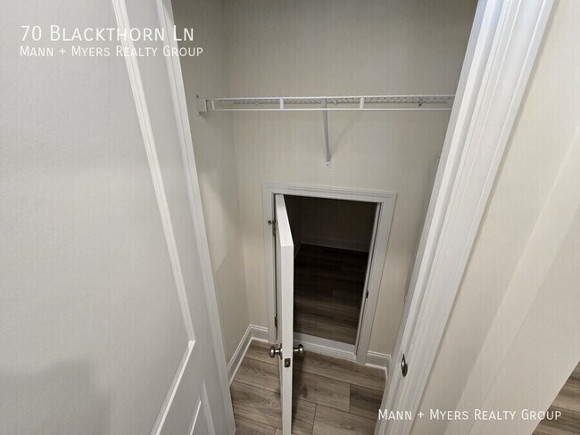 Building Photo - 70 Blackthorn Ln