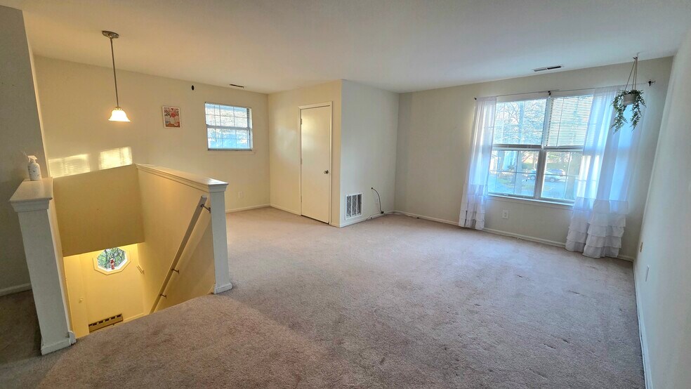 Building Photo - 853 Fishers Creek Rd