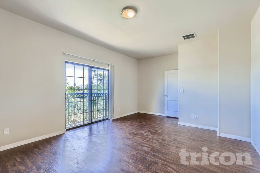 Building Photo - 3446 E Avalon Dr