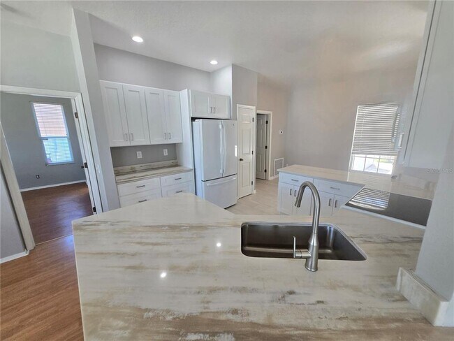 Building Photo - 4211 2nd Ave E