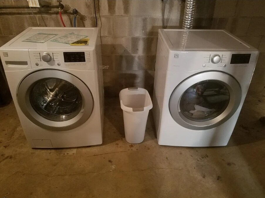Laundry - 563 W 4th St