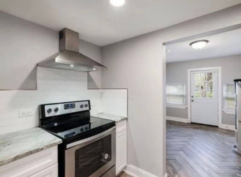 Building Photo - 1244 Clower