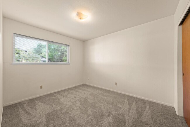 Building Photo - 311 7th St