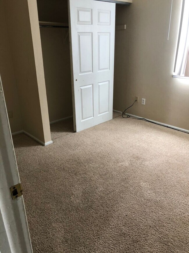 Building Photo - Coming-Soon- 4BR/2BA SINGLE FAMILY HOME
