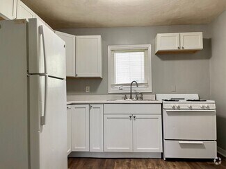 Building Photo - Darling 2 Bedroom 1 Bathroom Home in Minne...