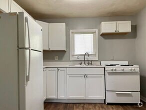 Building Photo - Darling 2 Bedroom 1 Bathroom Home in Minne...
