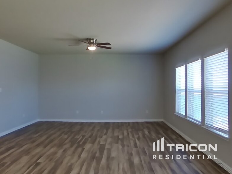 Building Photo - 9731 Marbach Crest
