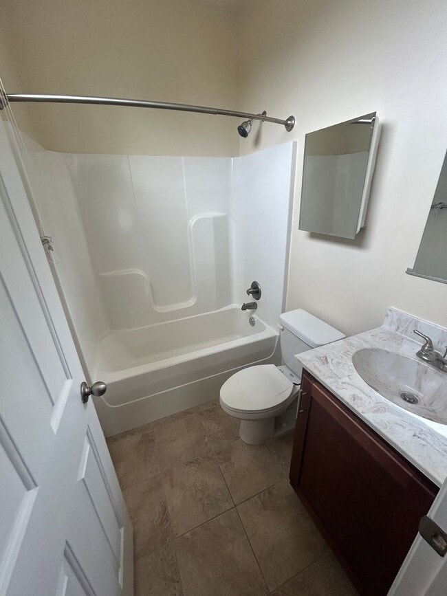 Building Photo - 613 N 21st St