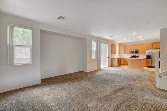 Building Photo - Beautiful 2-Story, 3-Bedroom Home in the H...