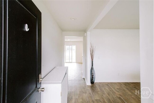 Building Photo - 123 Skylar Rd