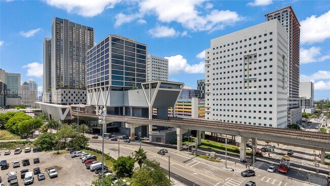 Building Photo - 850 N Miami Ave