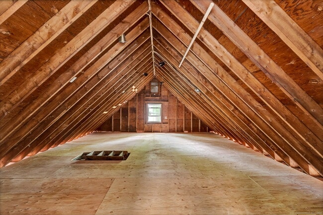 Building Photo - 890 Copper Hill Rd
