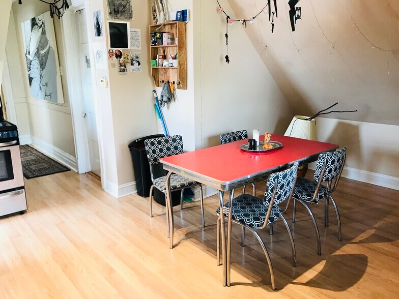 Building Photo - 3434 W Drummond Pl