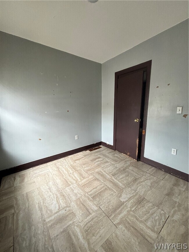 Building Photo - 408 Koons Ave