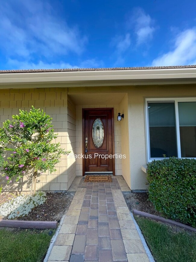 Building Photo - Recently remodeled three bedroom home in T...