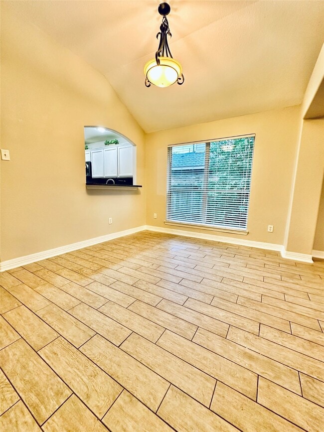 Building Photo - 21604 Horseshoe Dr