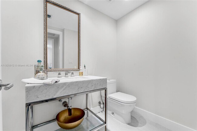 Building Photo - 1180 N Federal Hwy