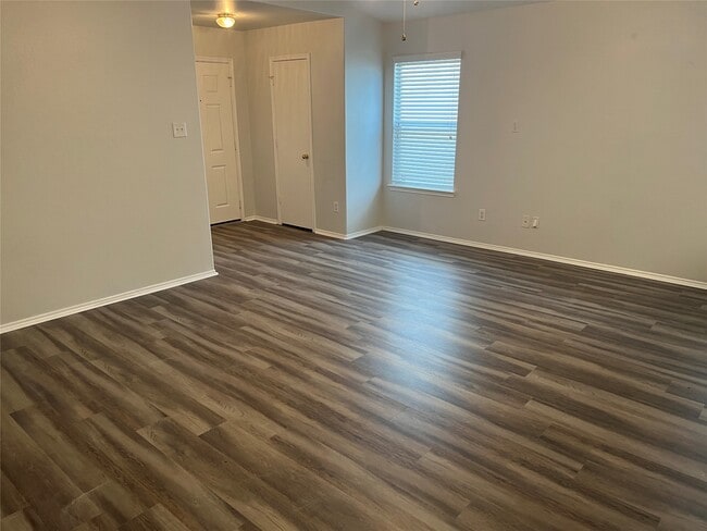 Building Photo - 1907 Cold River Dr