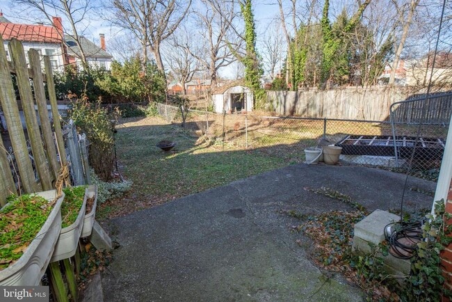 Building Photo - 106 S Maple Ave