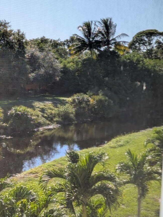 Building Photo - 2812 Garden Dr S