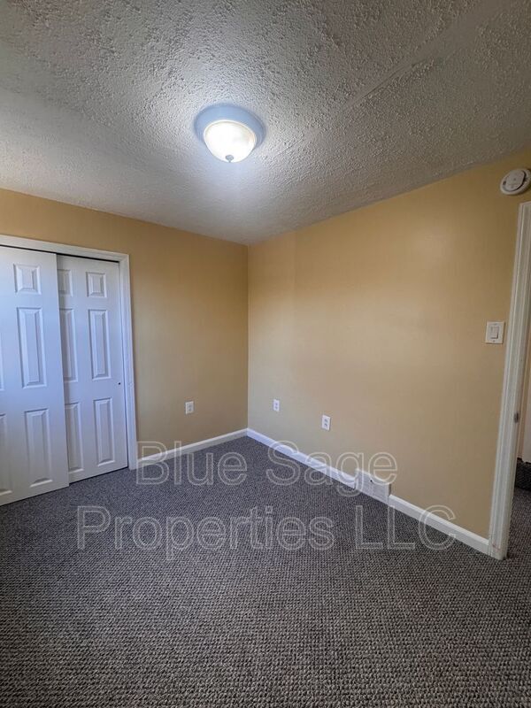 Building Photo - 1024 Broad St