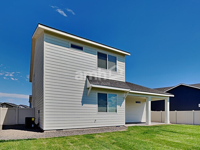 Building Photo - 1317 N Barkvine Ave