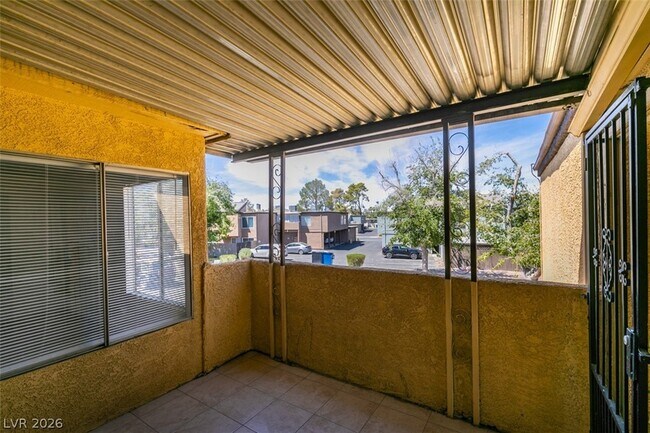 Building Photo - 1404 Santa Anita Dr