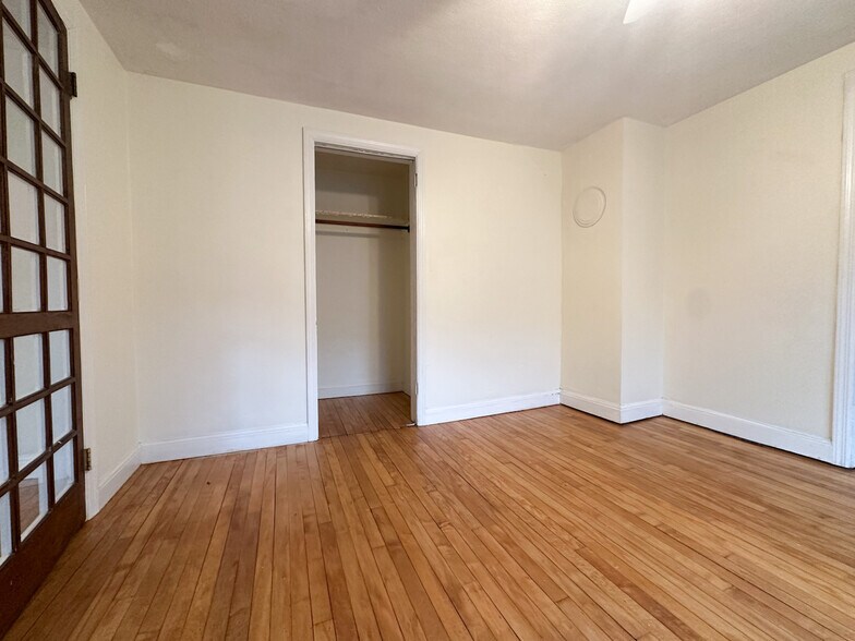 Building Photo - 171 crescent st