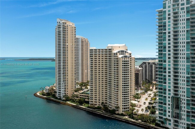 Building Photo - 888 Brickell Key Dr