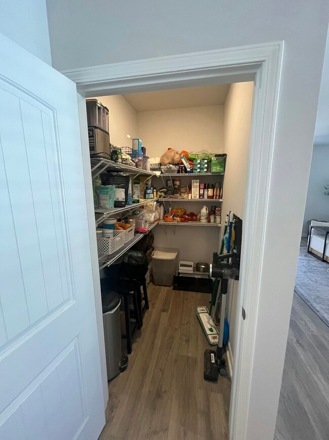 Building Photo - 2370 Quinn Dr