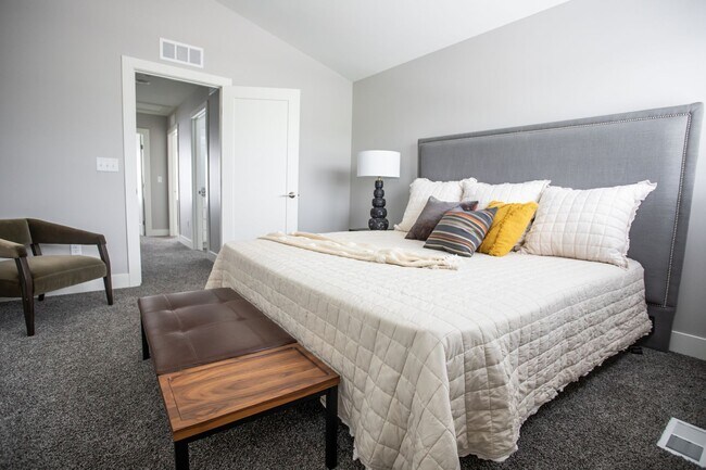 Building Photo - Spruce | Three Bedroom - Exterior Walkout