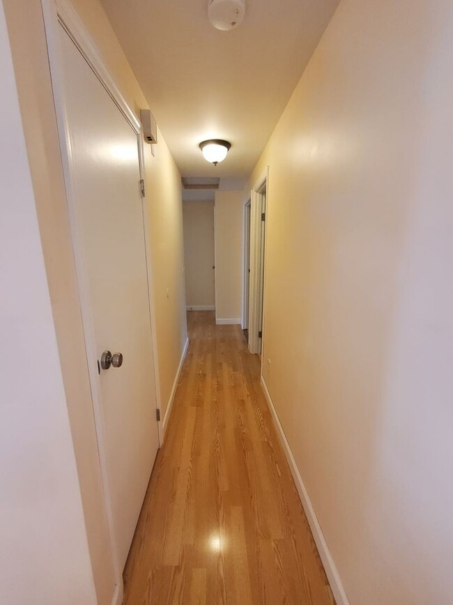 Building Photo - Beautifully Updated Home in Sought-After S...