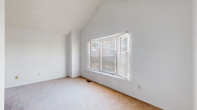 Building Photo - Beautiful Two Bedroom Townhome In Incredible Location!