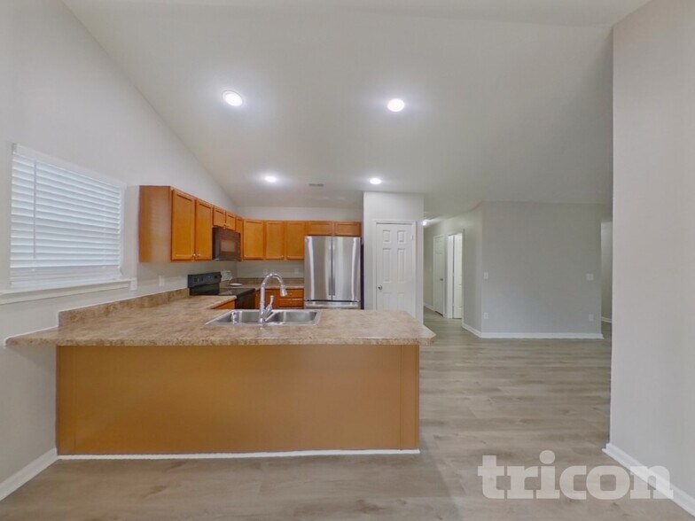 Building Photo - 427 Lynnell Way