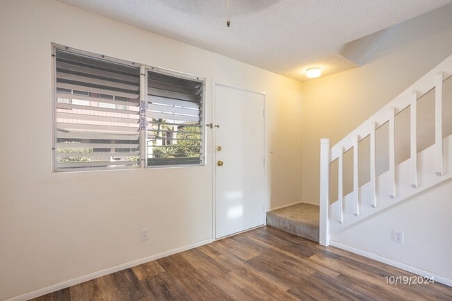 Building Photo - $2,6700 / 2 Bed 1.5 Bath IN MILILANI  (WATER&SEWER INCLUDED)