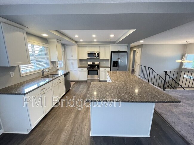 Building Photo - 15300 SE Lee Ave