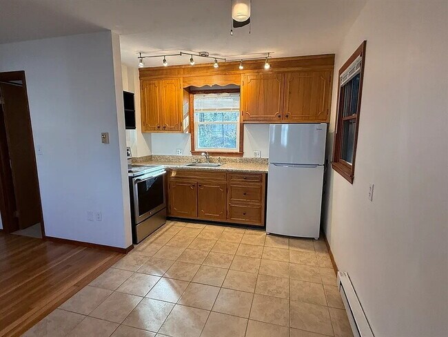 Building Photo - Single family rental near Lake Maspenock