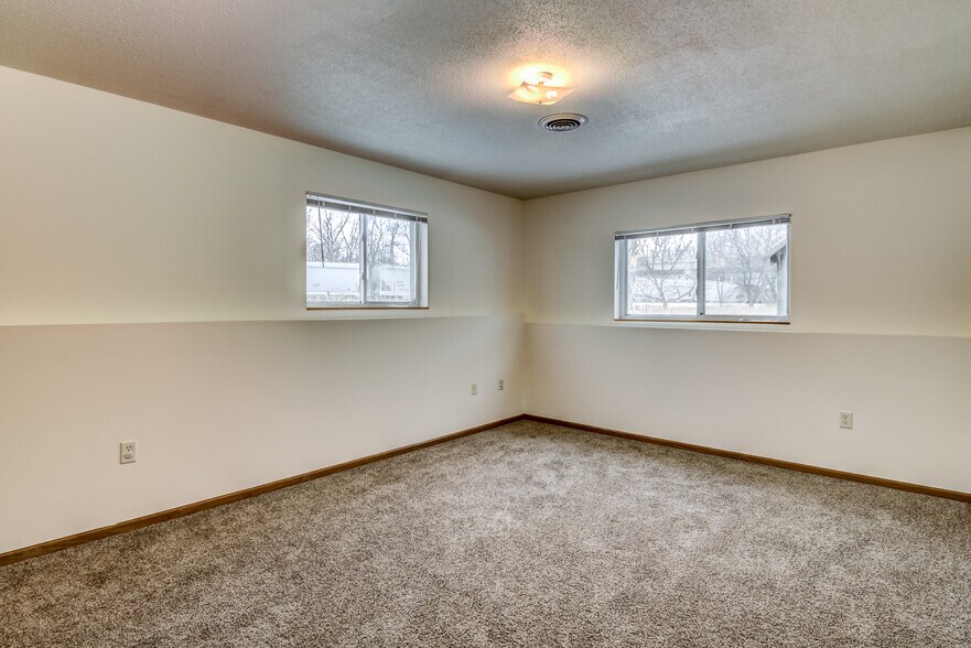 Building Photo - 320 Scheidler Rd