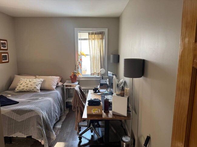 Building Photo - 22 Main St