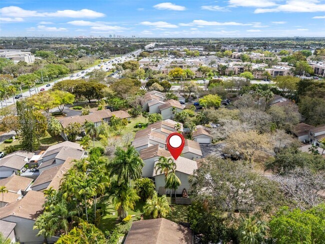 Building Photo - 10548 SW 112th Ave