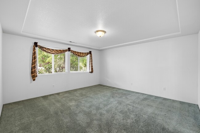 Building Photo - 621 Shadow Wood Dr