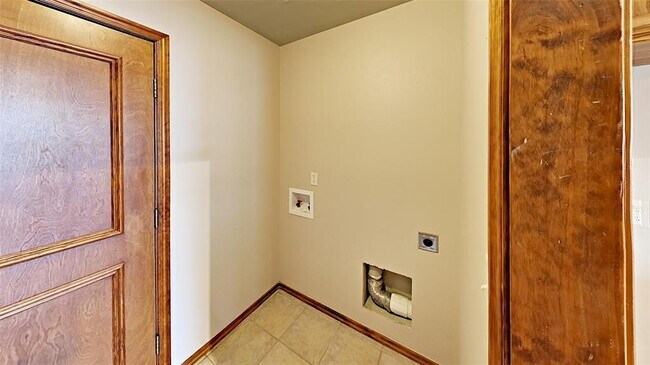 Building Photo - 2909 Short Stop Way