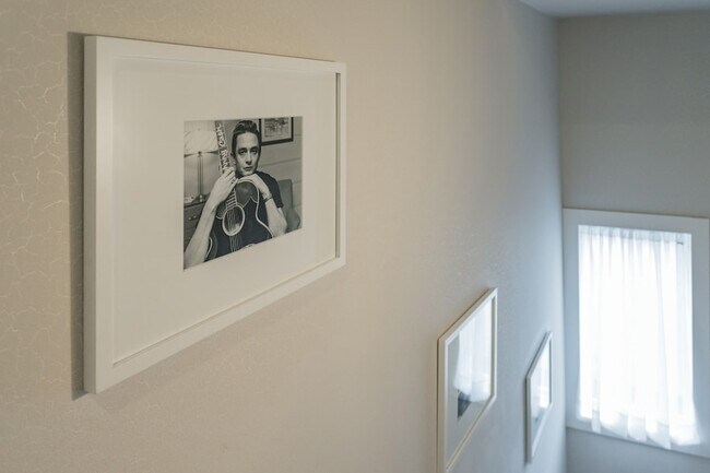 Building Photo - 1064B 2nd Ave S