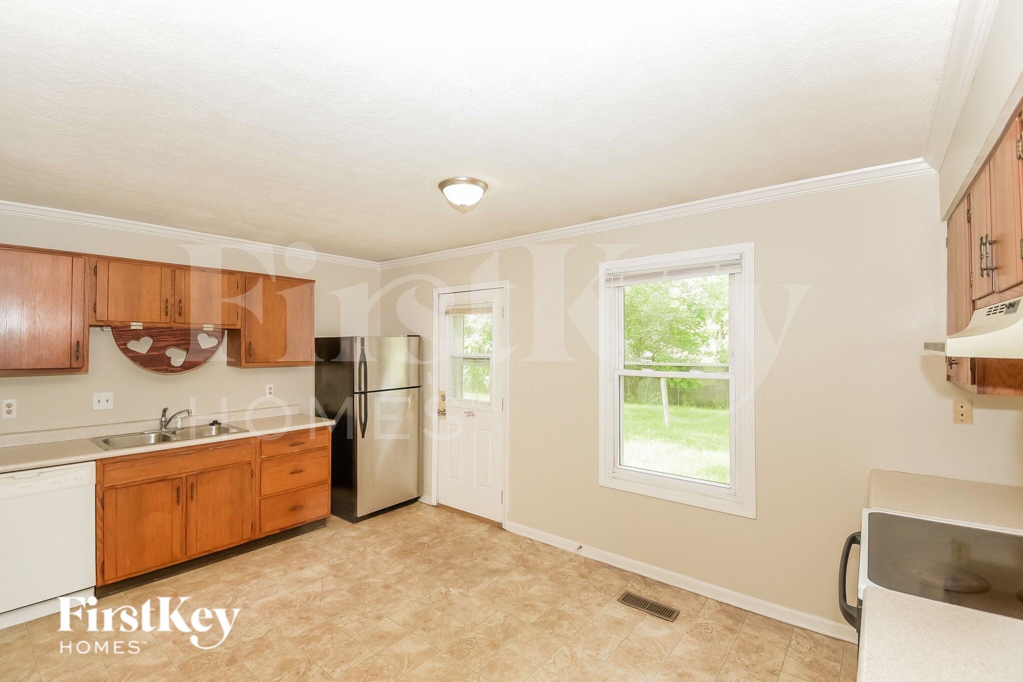 Building Photo - 5691 Dobbs Ferry Dr